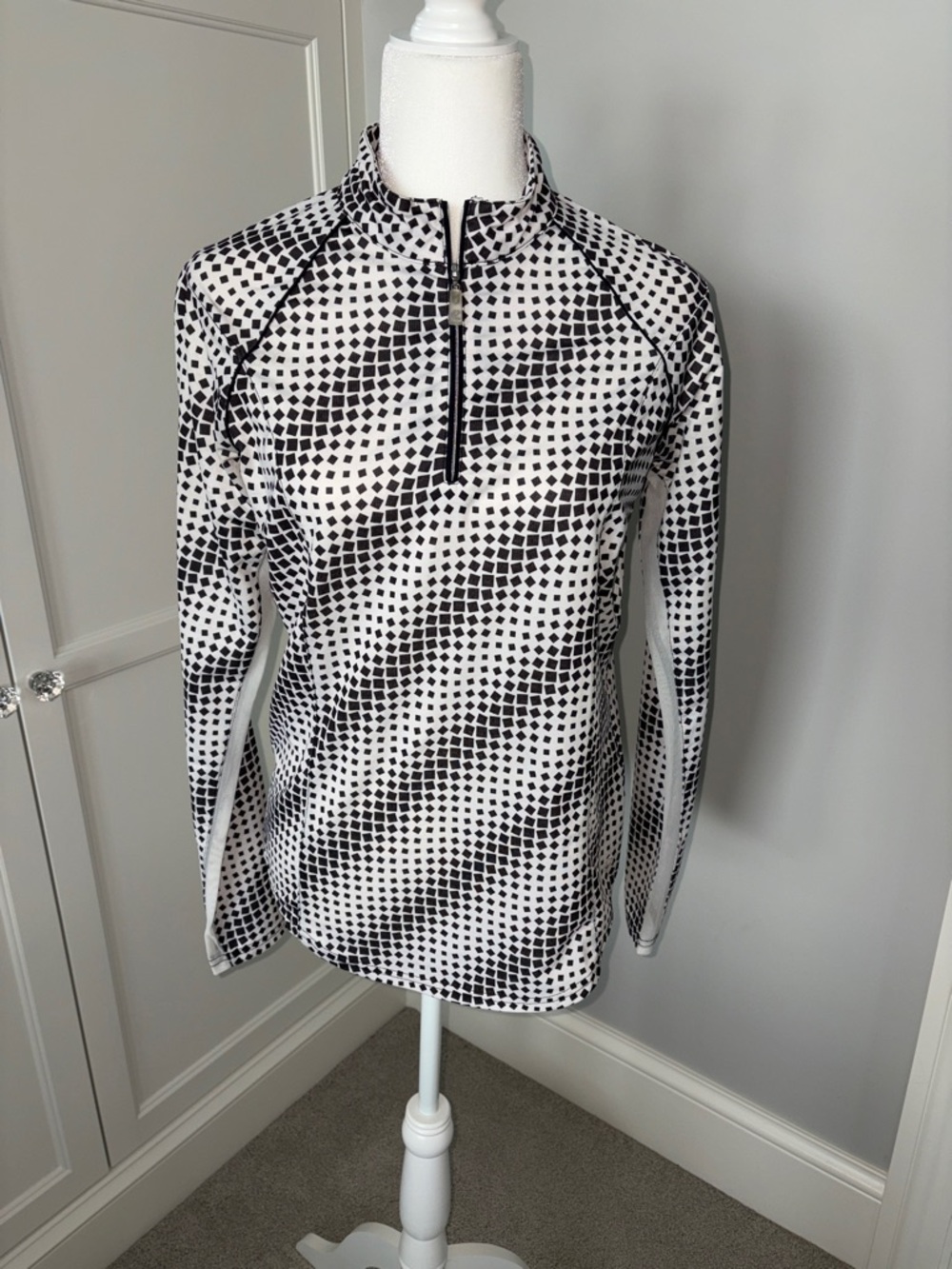 Black & White Geo-Print Quarter Zip Pullover